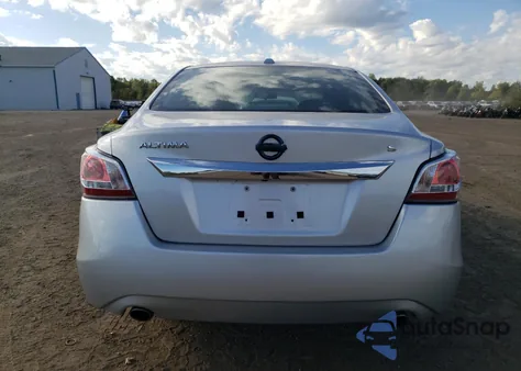 2015 Nissan Altima 2.5 из США, поврежденный, VIN 1N4AL3AP2FC168129